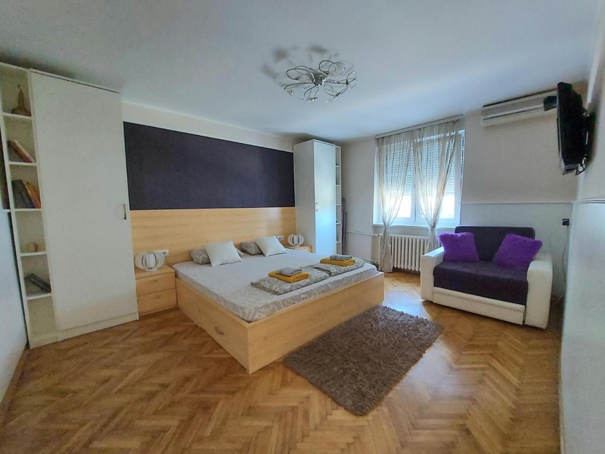 Central Apartment With Garage Νόβι Σαντ Εξωτερικό φωτογραφία