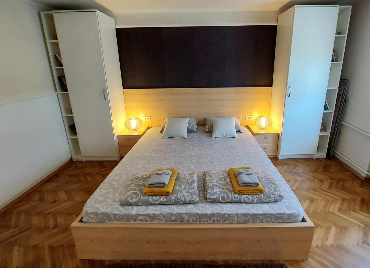 Central Apartment With Garage Νόβι Σαντ Εξωτερικό φωτογραφία