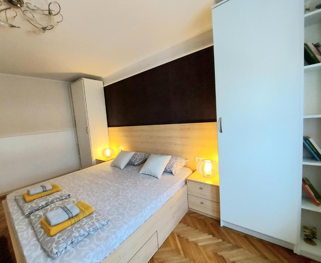 Central Apartment With Garage Νόβι Σαντ Εξωτερικό φωτογραφία