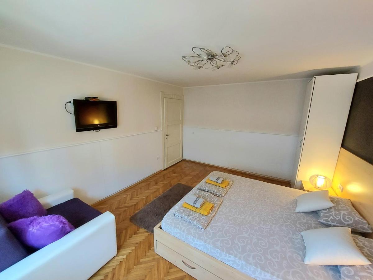 Central Apartment With Garage Νόβι Σαντ Εξωτερικό φωτογραφία