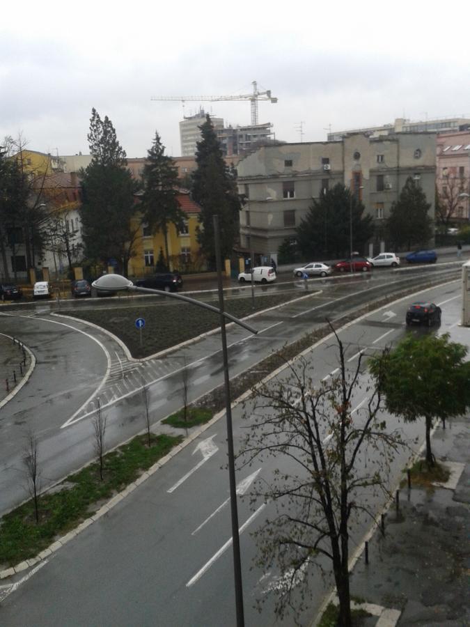 Central Apartment With Garage Νόβι Σαντ Εξωτερικό φωτογραφία